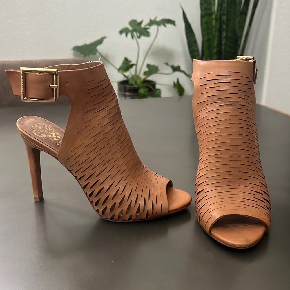 Gently worn Camel colored Vince Camuto Heels